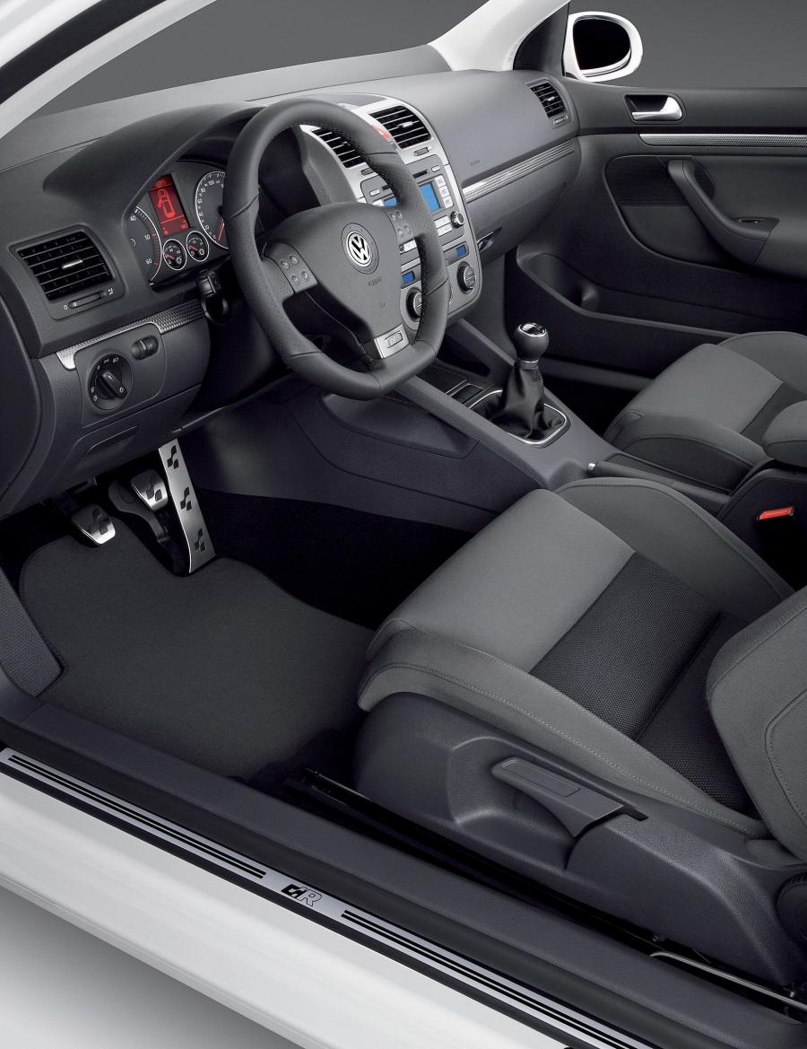  Volkswagen Golf 2004 года  (фото 58 из 170)